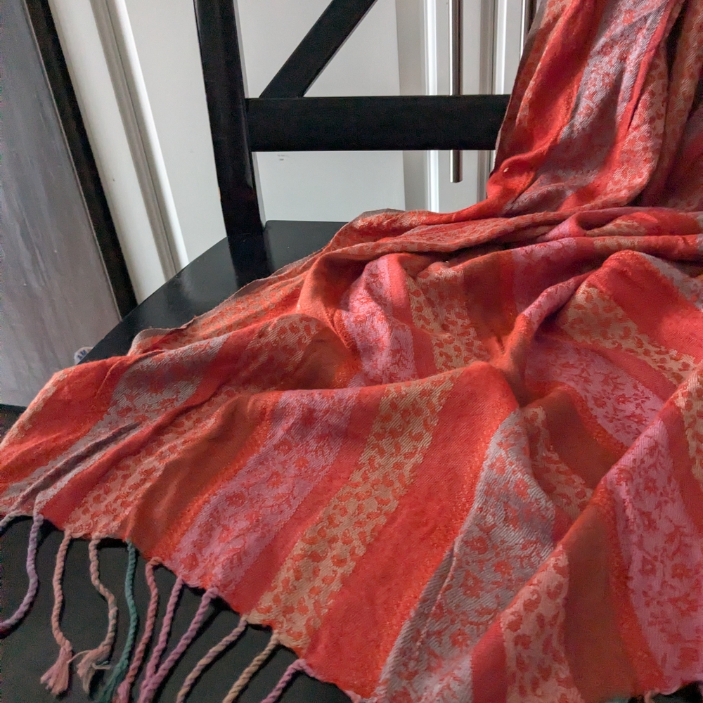 Gorgeous M.S. Manish Shawls Bohemian - Picture 7 of 11